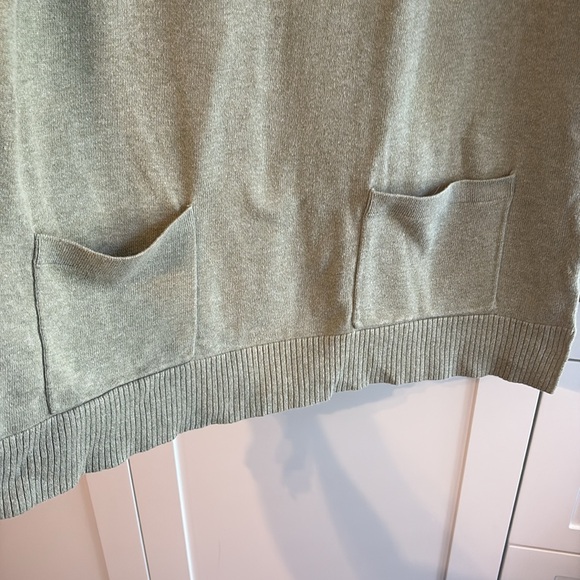 Jeanne Pierre sweater - Picture 3 of 4